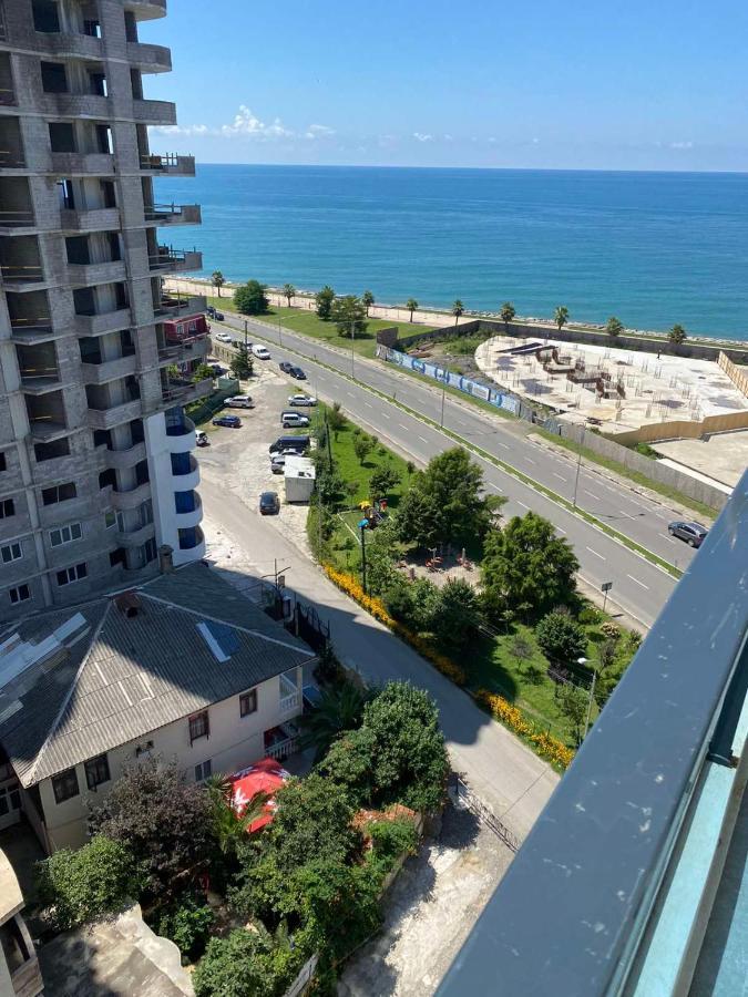 Апартаменты Елена บาทูมิ ภายนอก รูปภาพ